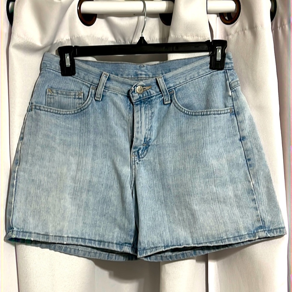 Ladies jean shorts Lee Riders size 8M fits small